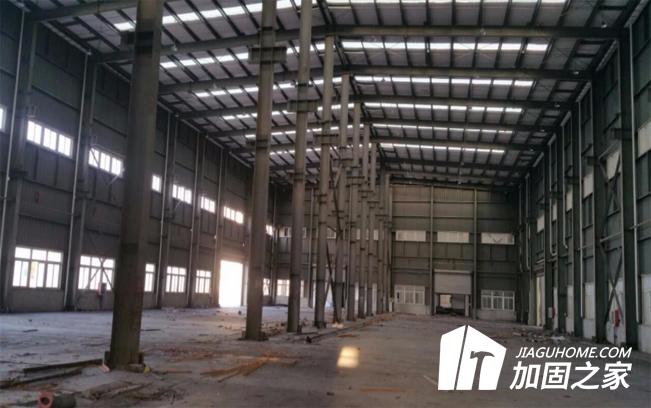 在鋼結(jié)構(gòu)廠房加固中，結(jié)構(gòu)柱如何加固?