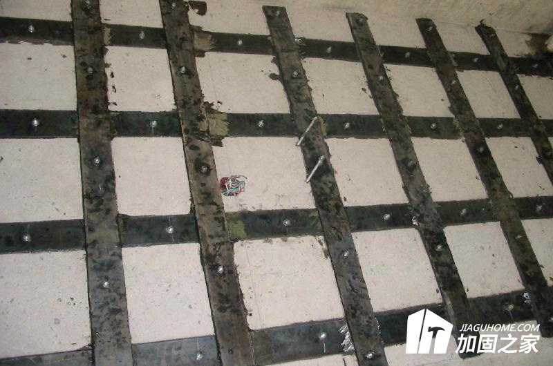 粘鋼加固很強(qiáng)大，施工要求需做好!