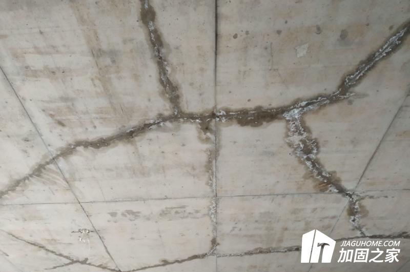 樓板裂縫漏水有哪些處理方案? 樓板裂縫漏水有哪些處理方案?