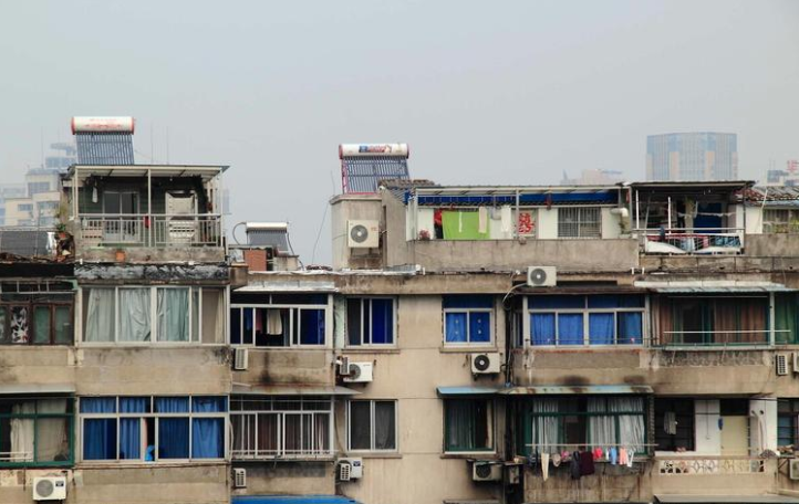 老破小的樓房有出路了，讓居民原地?fù)Q上新房成今年城市更新的熱詞